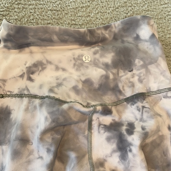 Lululemon Align Pant 28 Criss Cross Waist
Diamond Dye Stargaze Pitch Grey size 4 - Picture 6 of 10